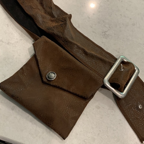 Under Wraps Hooded Huntsman Costume - Picture 4 of 4